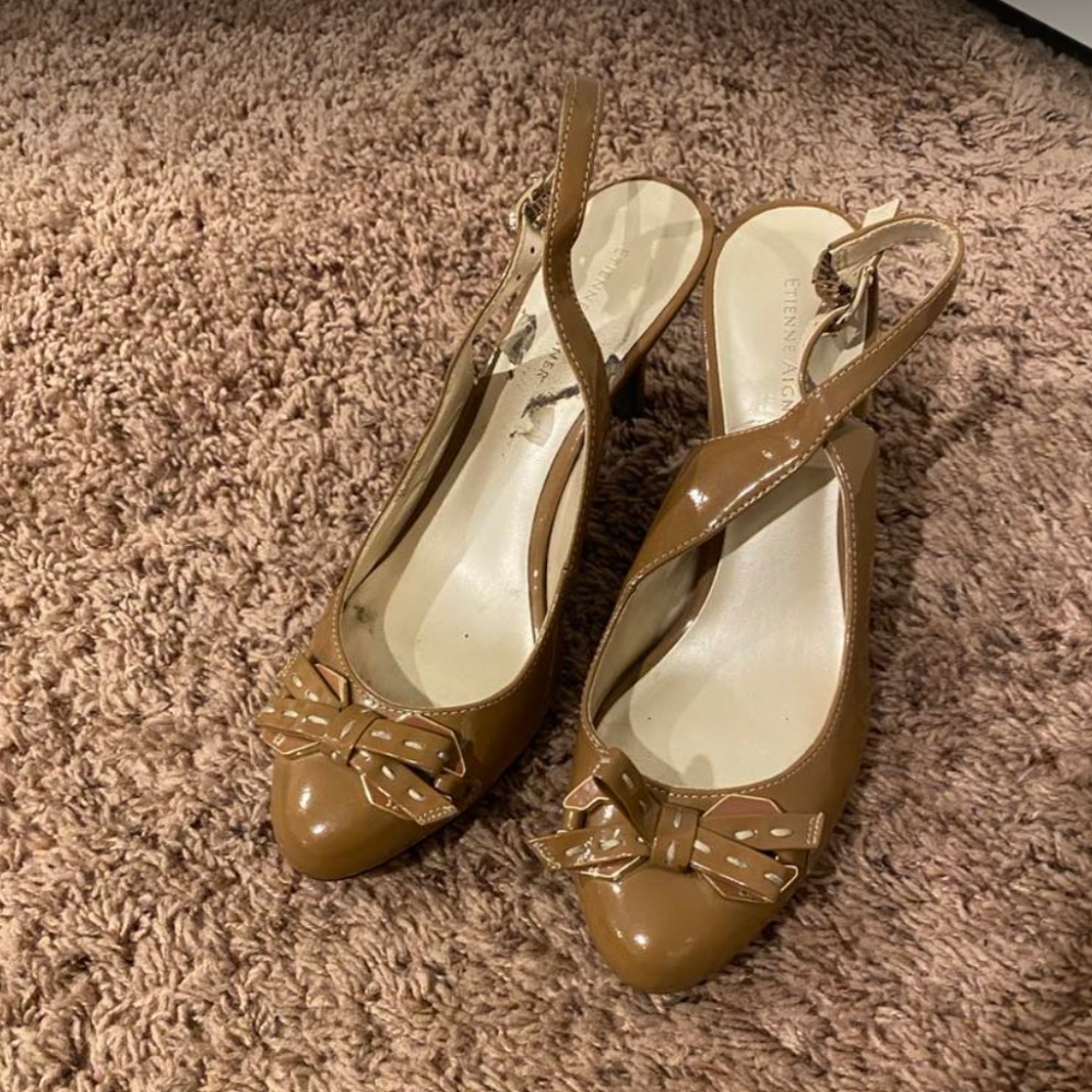 Etienne Aigner brown/tan low heel shoes